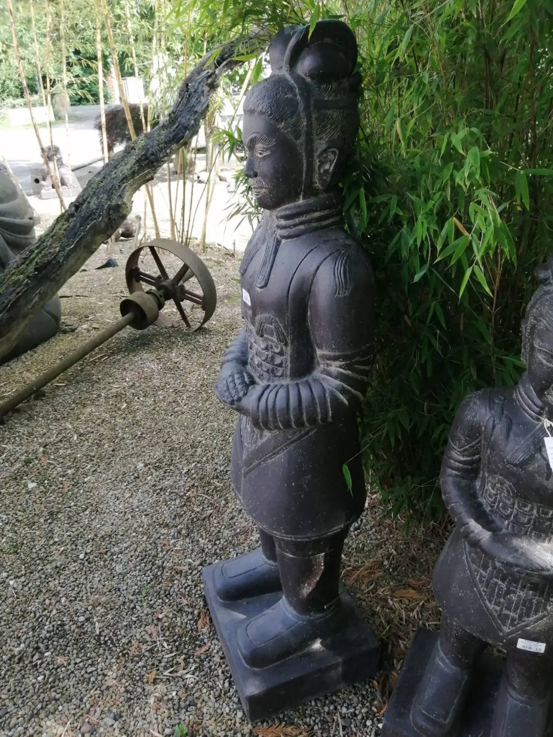 Product image 2 of the product “Chinese warrior, standing, 150 cm height, cast stone, handcrafted & coloured ”